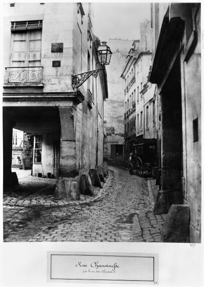 Rue Chanoinesse, depuis la rue des Chantres, Paris, 1858-78 - Charles Marville